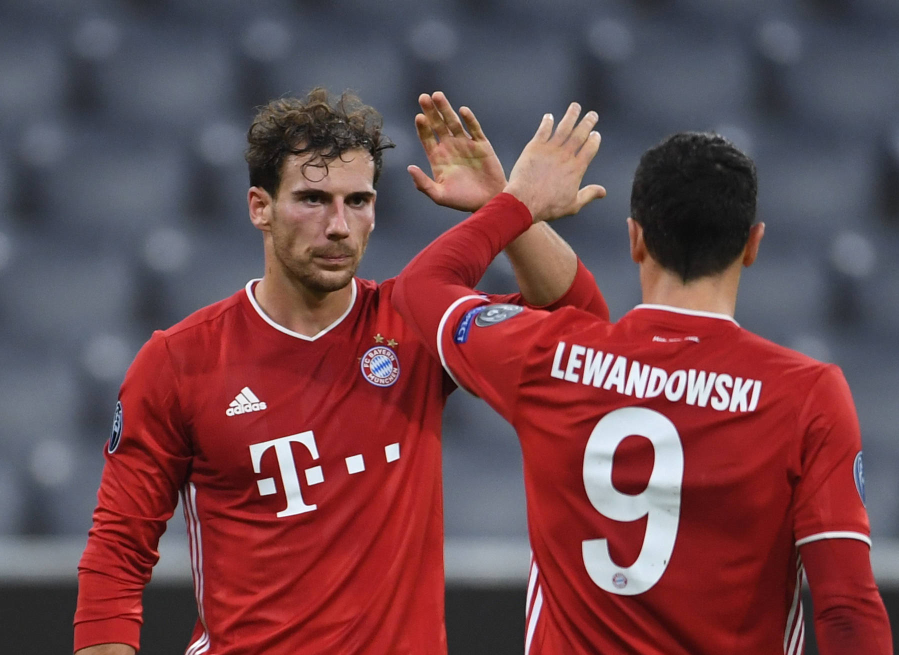 Kaiyun Sports-Karsa在拜仁比赛中惊艳表现波尔图围绕NBA季后赛更衣室发声，连对手都承认：马德里竞技防线松动备战意大利杯(卡里乌斯欧冠失误)